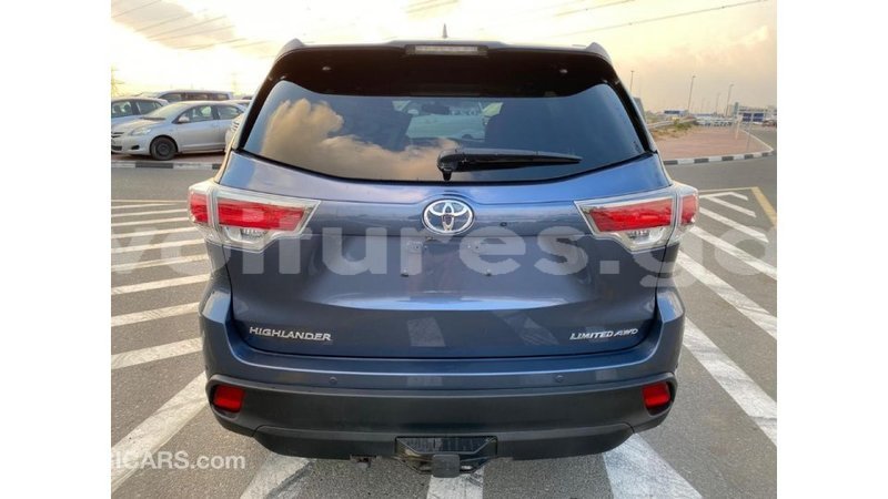 Big with watermark toyota highlander estuaire import dubai 4890