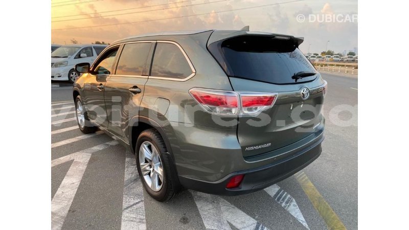 Big with watermark toyota highlander estuaire import dubai 4891