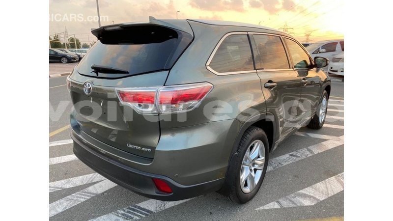 Big with watermark toyota highlander estuaire import dubai 4891