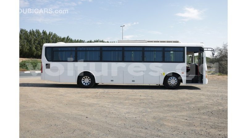 Big with watermark hyundai chorus estuaire import dubai 4893