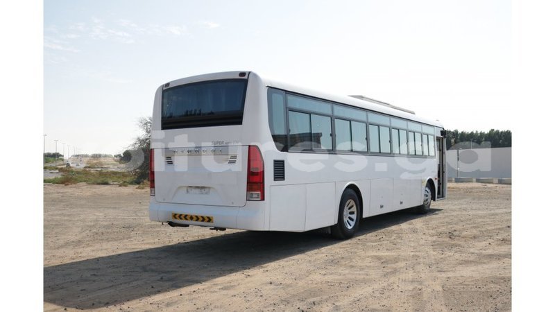 Big with watermark hyundai chorus estuaire import dubai 4893