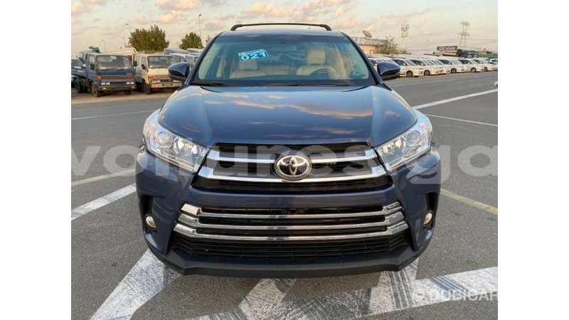 Big with watermark toyota highlander estuaire import dubai 4896