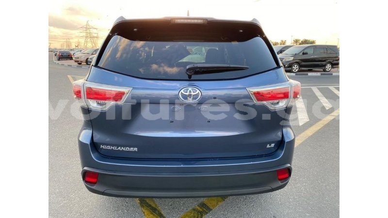 Big with watermark toyota highlander estuaire import dubai 4896