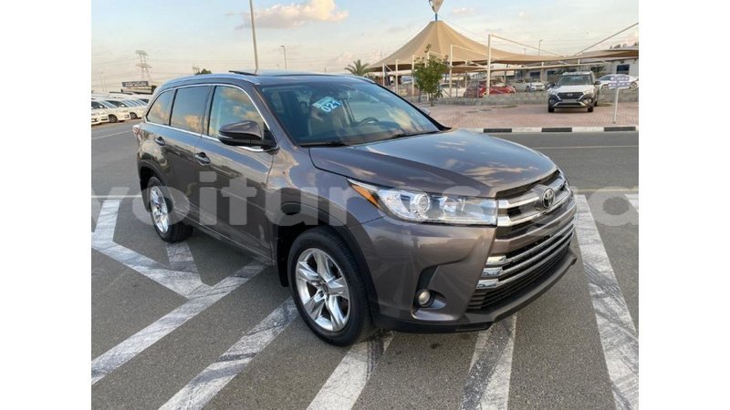 Big with watermark toyota highlander estuaire import dubai 4897