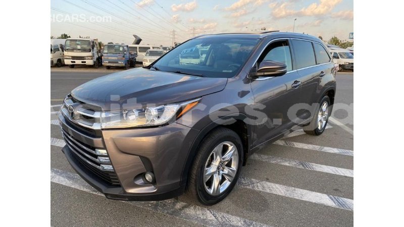 Big with watermark toyota highlander estuaire import dubai 4897