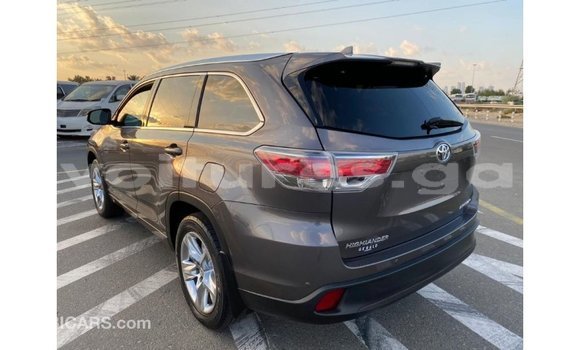 Sayi Imported Toyota Highlander Sauran Mota in Import - Dubai a estuary Sayi Imported Toyota Highlander Sauran Mota in Import - Dubai a estuary