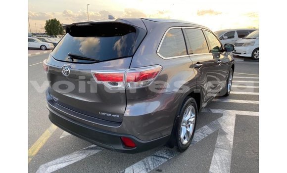 Sayi Imported Toyota Highlander Sauran Mota in Import - Dubai a estuary Sayi Imported Toyota Highlander Sauran Mota in Import - Dubai a estuary