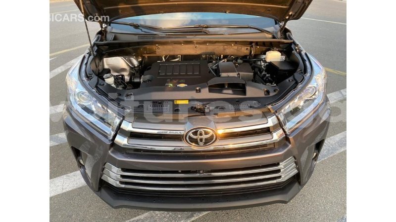 Big with watermark toyota highlander estuaire import dubai 4897