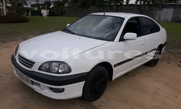 Acheter Occasion Voiture Toyota Avensis Blanc à Libreville au Estuaire Acheter Occasion Voiture Toyota Avensis Blanc à Libreville au Estuaire