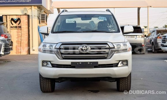 Acheter Import Voiture Toyota Land Cruiser Blanc à Import - Dubai, Estuaire Acheter Import Voiture Toyota Land Cruiser Blanc à Import - Dubai, Estuaire