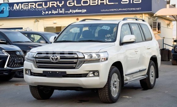 Acheter Import Voiture Toyota Land Cruiser Blanc à Import - Dubai, Estuaire Acheter Import Voiture Toyota Land Cruiser Blanc à Import - Dubai, Estuaire
