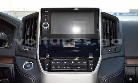 Acheter Import Voiture Toyota Land Cruiser Blanc à Import - Dubai, Estuaire Acheter Import Voiture Toyota Land Cruiser Blanc à Import - Dubai, Estuaire