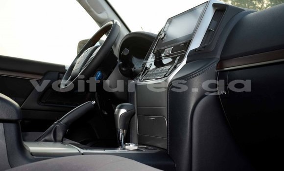 Acheter Import Voiture Toyota Land Cruiser Blanc à Import - Dubai, Estuaire Acheter Import Voiture Toyota Land Cruiser Blanc à Import - Dubai, Estuaire