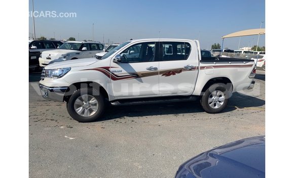Acheter Import Voiture Toyota Hilux Blanc à Import - Dubai, Estuaire Acheter Import Voiture Toyota Hilux Blanc à Import - Dubai, Estuaire