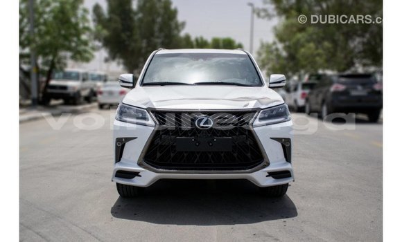 Acheter Import Voiture Lexus LX Blanc à Import - Dubai, Estuaire Acheter Import Voiture Lexus LX Blanc à Import - Dubai, Estuaire