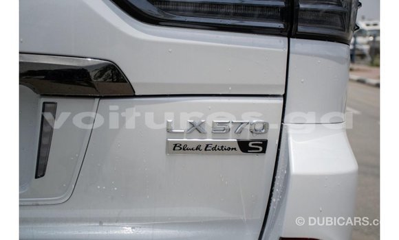 Acheter Import Voiture Lexus LX Blanc à Import - Dubai, Estuaire Acheter Import Voiture Lexus LX Blanc à Import - Dubai, Estuaire