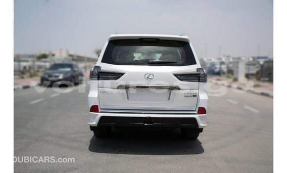 Acheter Import Voiture Lexus LX Blanc à Import - Dubai, Estuaire Acheter Import Voiture Lexus LX Blanc à Import - Dubai, Estuaire