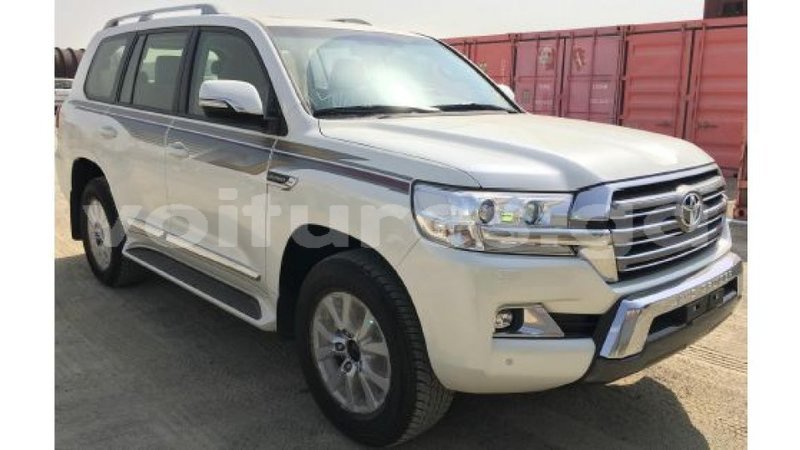 Big with watermark toyota land cruiser estuaire import dubai 4908