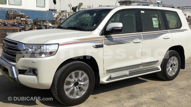 Big with watermark toyota land cruiser estuaire import dubai 4908