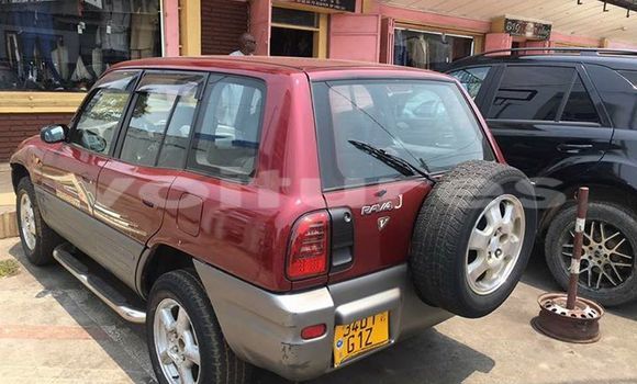 Acheter Occasion Voiture Toyota RAV4 Rouge à Libreville, Estuaire Acheter Occasion Voiture Toyota RAV4 Rouge à Libreville, Estuaire