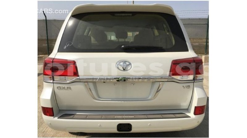 Big with watermark toyota land cruiser estuaire import dubai 4908