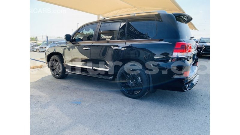 Big with watermark toyota land cruiser estuaire import dubai 4909