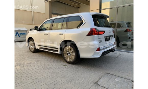 Acheter Import Voiture Lexus LX Blanc à Import - Dubai, Estuaire Acheter Import Voiture Lexus LX Blanc à Import - Dubai, Estuaire