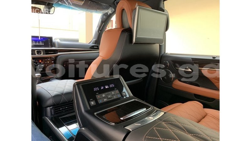 Big with watermark lexus lx estuaire import dubai 4910