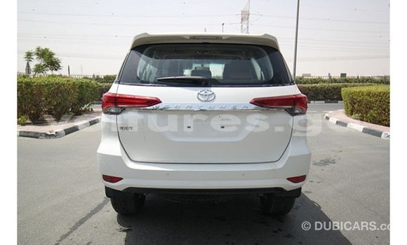 Acheter Import Voiture Toyota Fortuner Blanc à Import - Dubai, Estuaire Acheter Import Voiture Toyota Fortuner Blanc à Import - Dubai, Estuaire