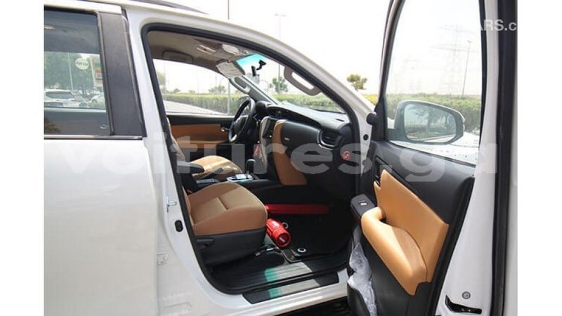 Big with watermark toyota fortuner estuaire import dubai 4915