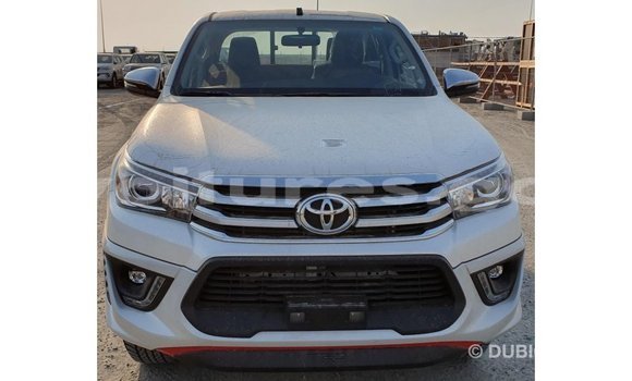 Acheter Import Voiture Toyota Hilux Blanc à Import - Dubai, Estuaire Acheter Import Voiture Toyota Hilux Blanc à Import - Dubai, Estuaire