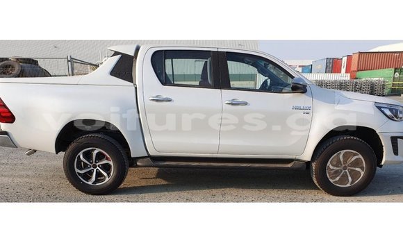 Acheter Import Voiture Toyota Hilux Blanc à Import - Dubai, Estuaire Acheter Import Voiture Toyota Hilux Blanc à Import - Dubai, Estuaire