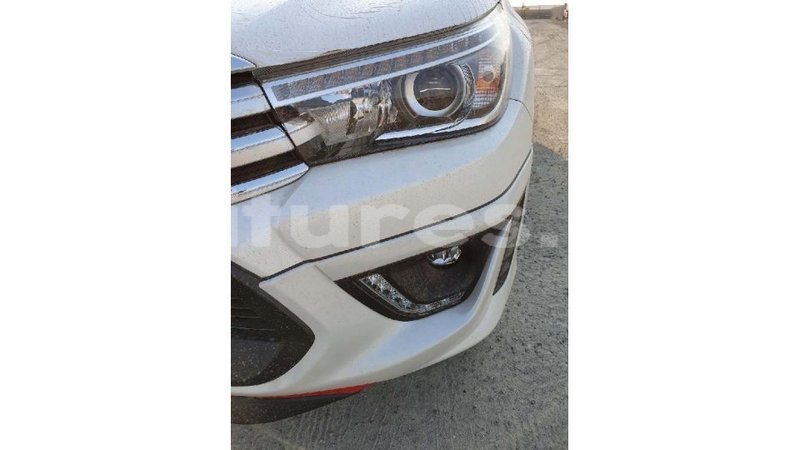 Big with watermark toyota hilux estuaire import dubai 4916