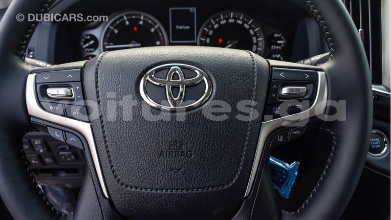 Big with watermark toyota land cruiser estuaire import dubai 4917