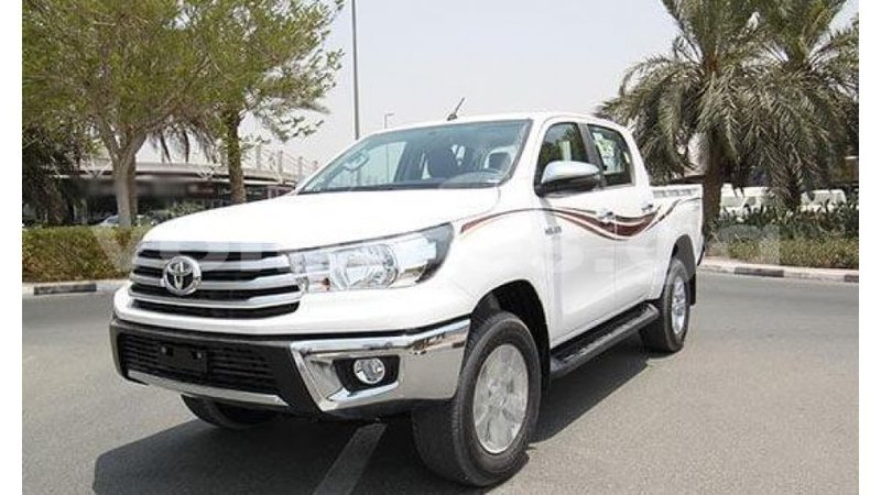 Big with watermark toyota hilux estuaire import dubai 4918