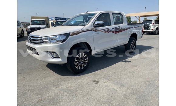 Acheter Import Voiture Toyota Hilux Blanc à Import - Dubai, Estuaire Acheter Import Voiture Toyota Hilux Blanc à Import - Dubai, Estuaire