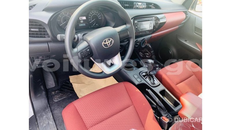 Big with watermark toyota hilux estuaire import dubai 4925