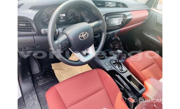 Acheter Import Voiture Toyota Hilux Blanc à Import - Dubai, Estuaire Acheter Import Voiture Toyota Hilux Blanc à Import - Dubai, Estuaire