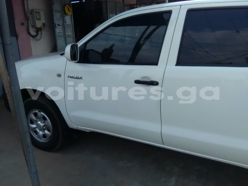 Big with watermark toyota hilux estuaire libreville 4928