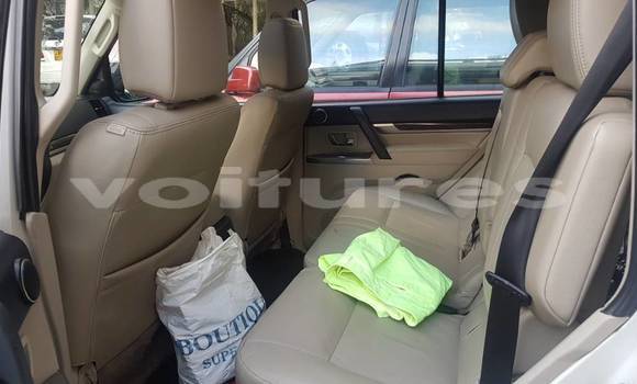 Sayi Na hannu Mitsubishi Pajero White Mota in Libreville a estuary Sayi Na hannu Mitsubishi Pajero White Mota in Libreville a estuary