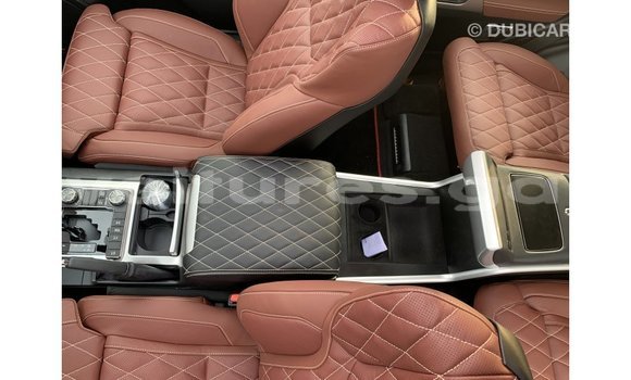 Acheter Import Voiture Toyota Land Cruiser Noir à Import - Dubai, Estuaire Acheter Import Voiture Toyota Land Cruiser Noir à Import - Dubai, Estuaire