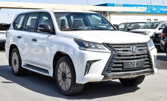 Acheter Import Voiture Lexus LX Blanc à Import - Dubai, Estuaire Acheter Import Voiture Lexus LX Blanc à Import - Dubai, Estuaire
