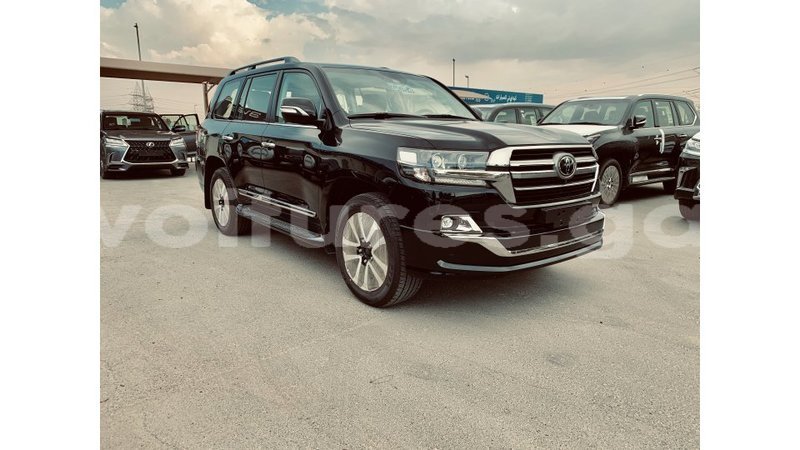 Big with watermark toyota land cruiser estuaire import dubai 4935