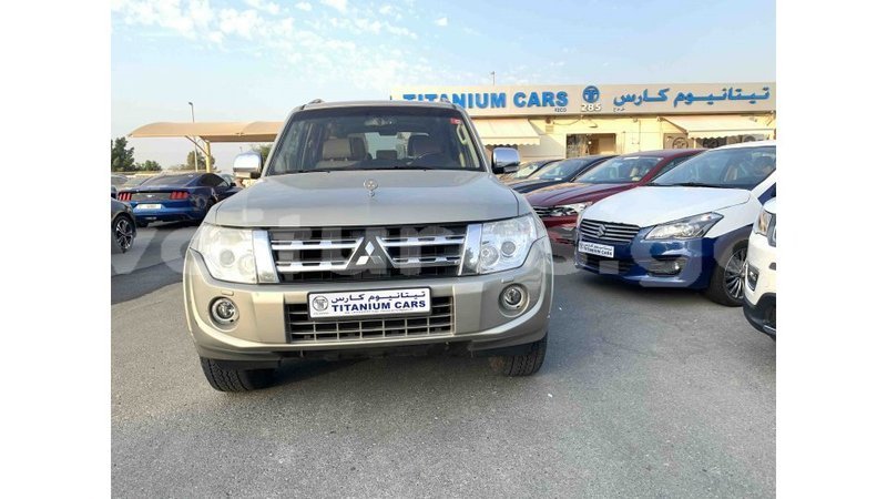 Big with watermark mitsubishi pajero estuaire import dubai 4937