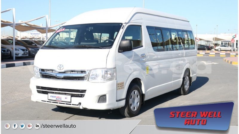 Big with watermark toyota hiace estuaire import dubai 4938