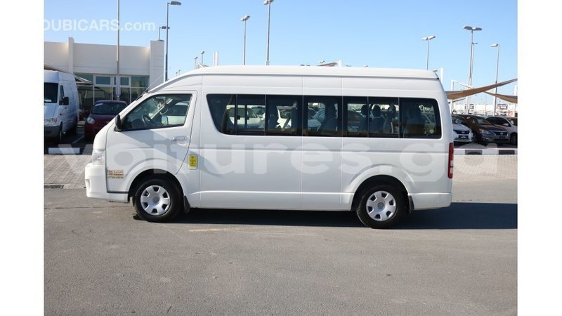 Big with watermark toyota hiace estuaire import dubai 4938