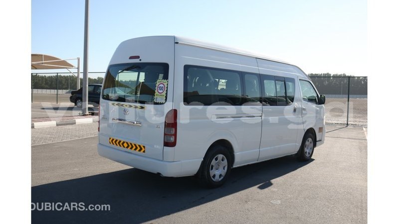 Big with watermark toyota hiace estuaire import dubai 4938