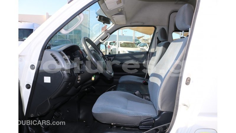 Big with watermark toyota hiace estuaire import dubai 4938