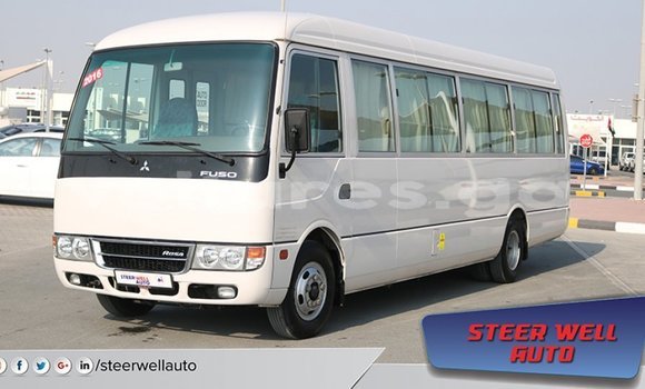 Acheter Import Utilitaire Mitsubishi L400 Blanc à Import - Dubai, Estuaire