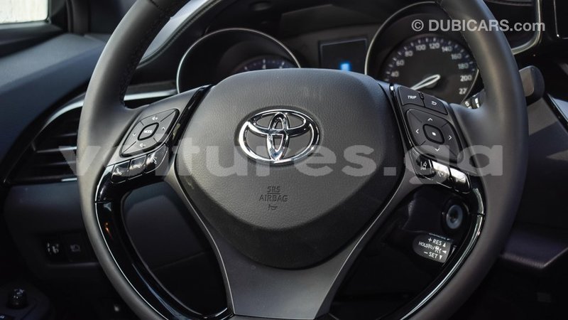 Big with watermark toyota c hr estuaire import dubai 4942